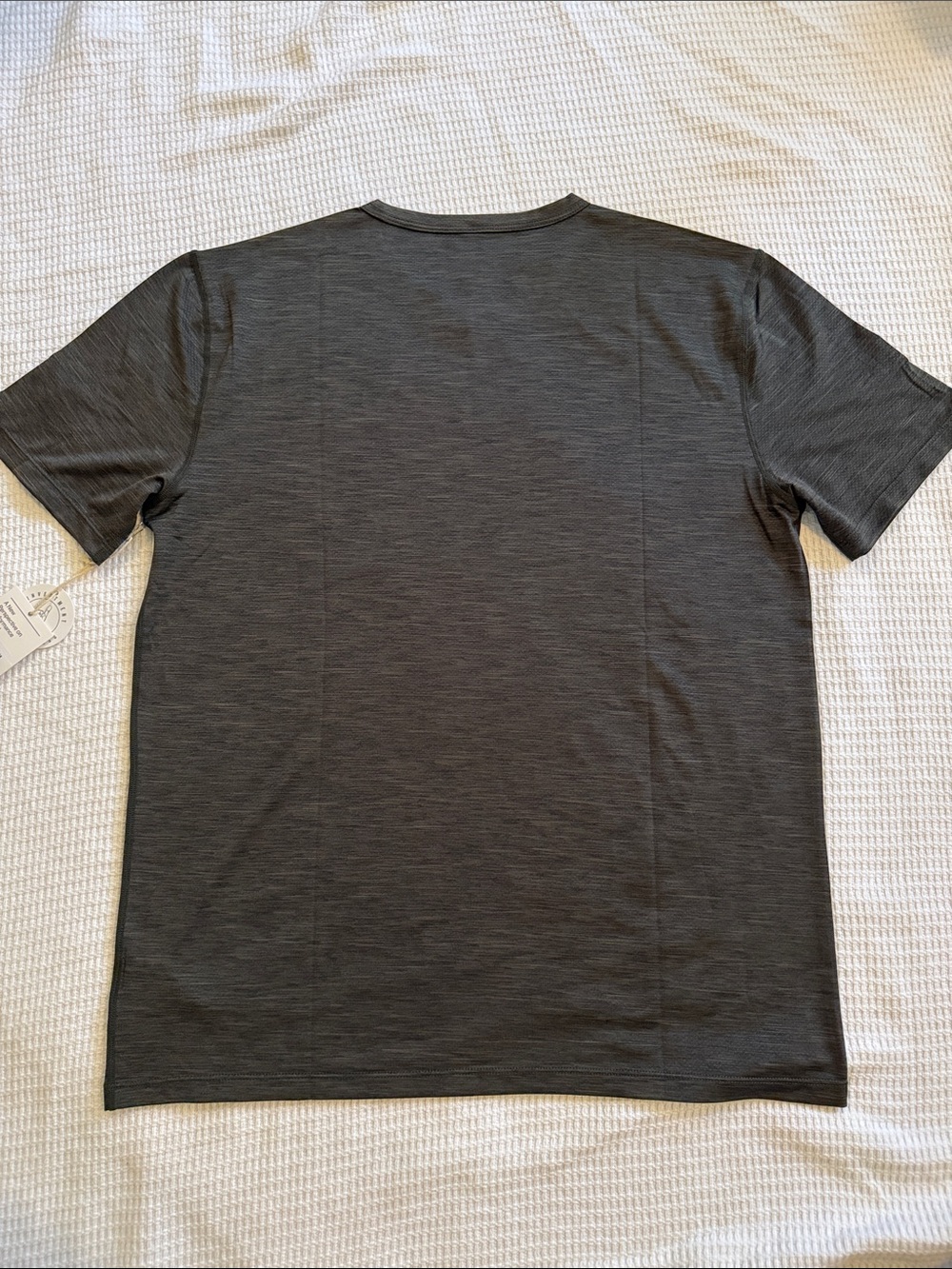 Vuori Men's Dark Charcoal Short Sleeve Zephyr Tee - Picture 7 of 7